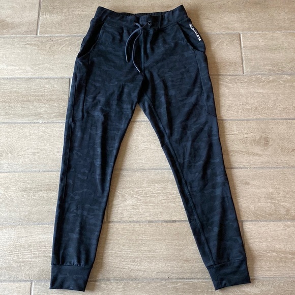 Alphalete Premium V2 Black Camo Jogger Size: S - Picture 4 of 9